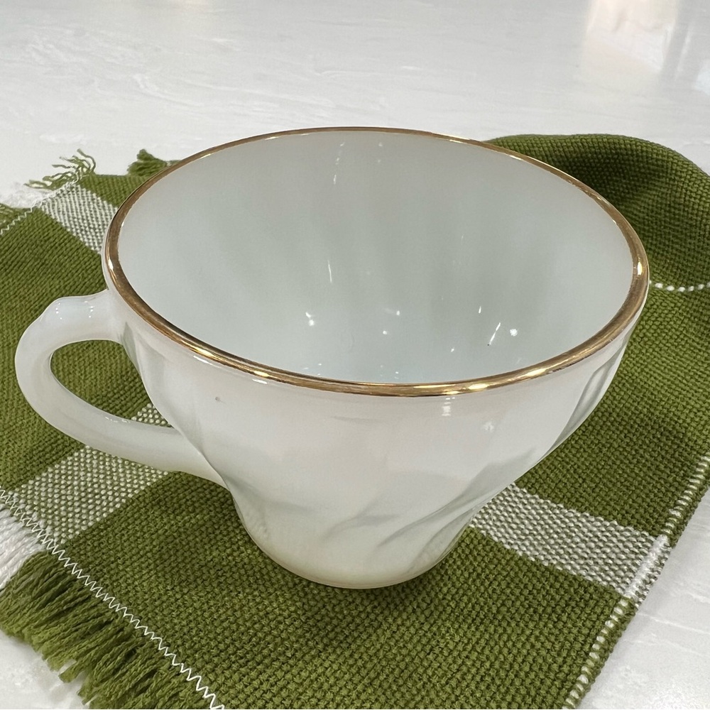 Vintage Anchor Hocking King Milk White Glass Swirl Gold Rim Cup Set Cottagecore